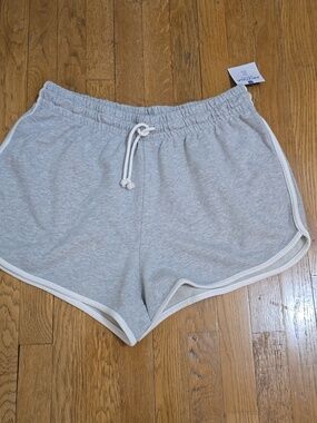 ARIZONA JEAN CO BRAND WOMEN'S JUNIOR SIZE GRAY & WHITE SHORTS SIZE XL